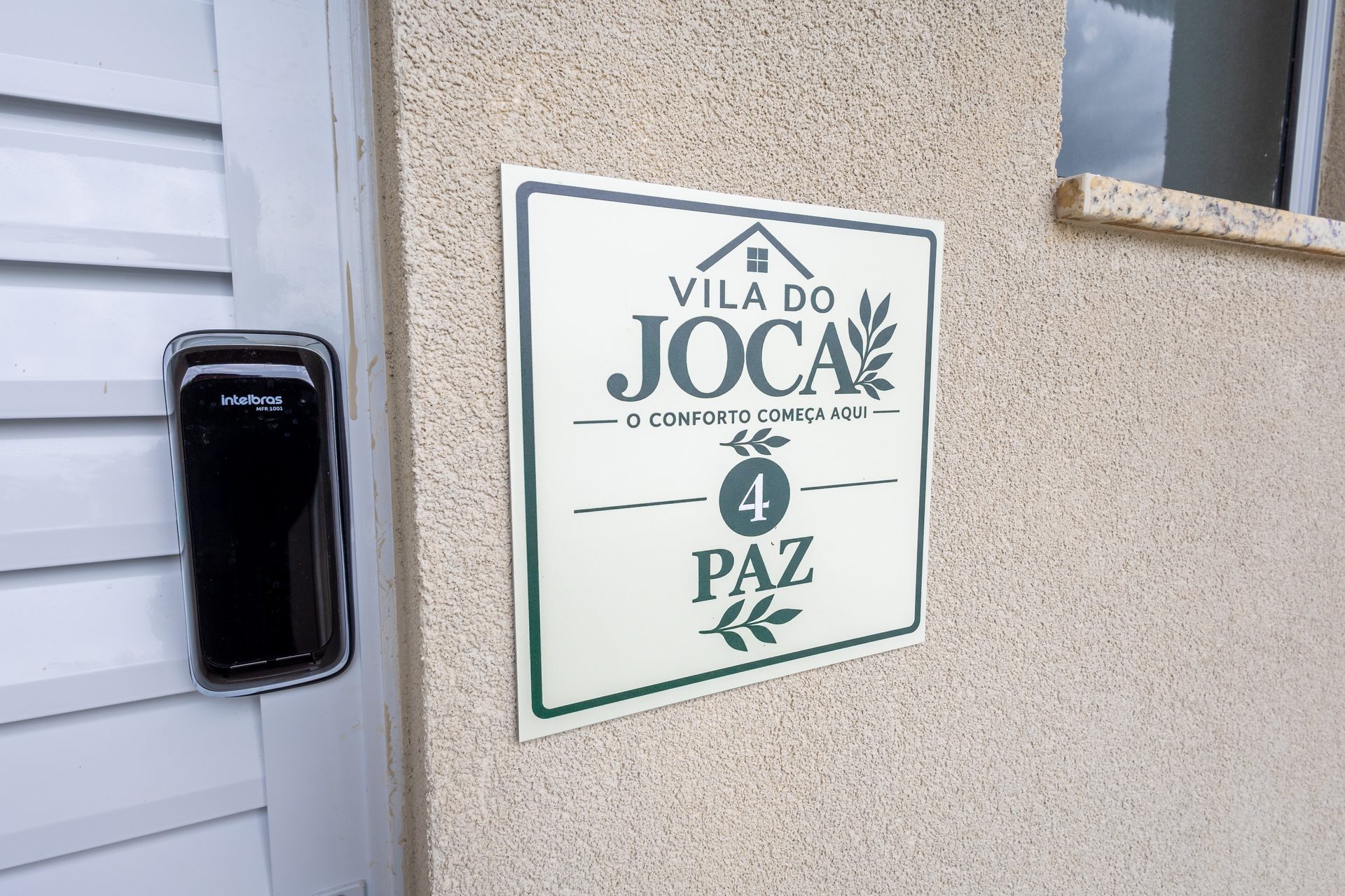 Placa do apartamento Paz com fechadura digital